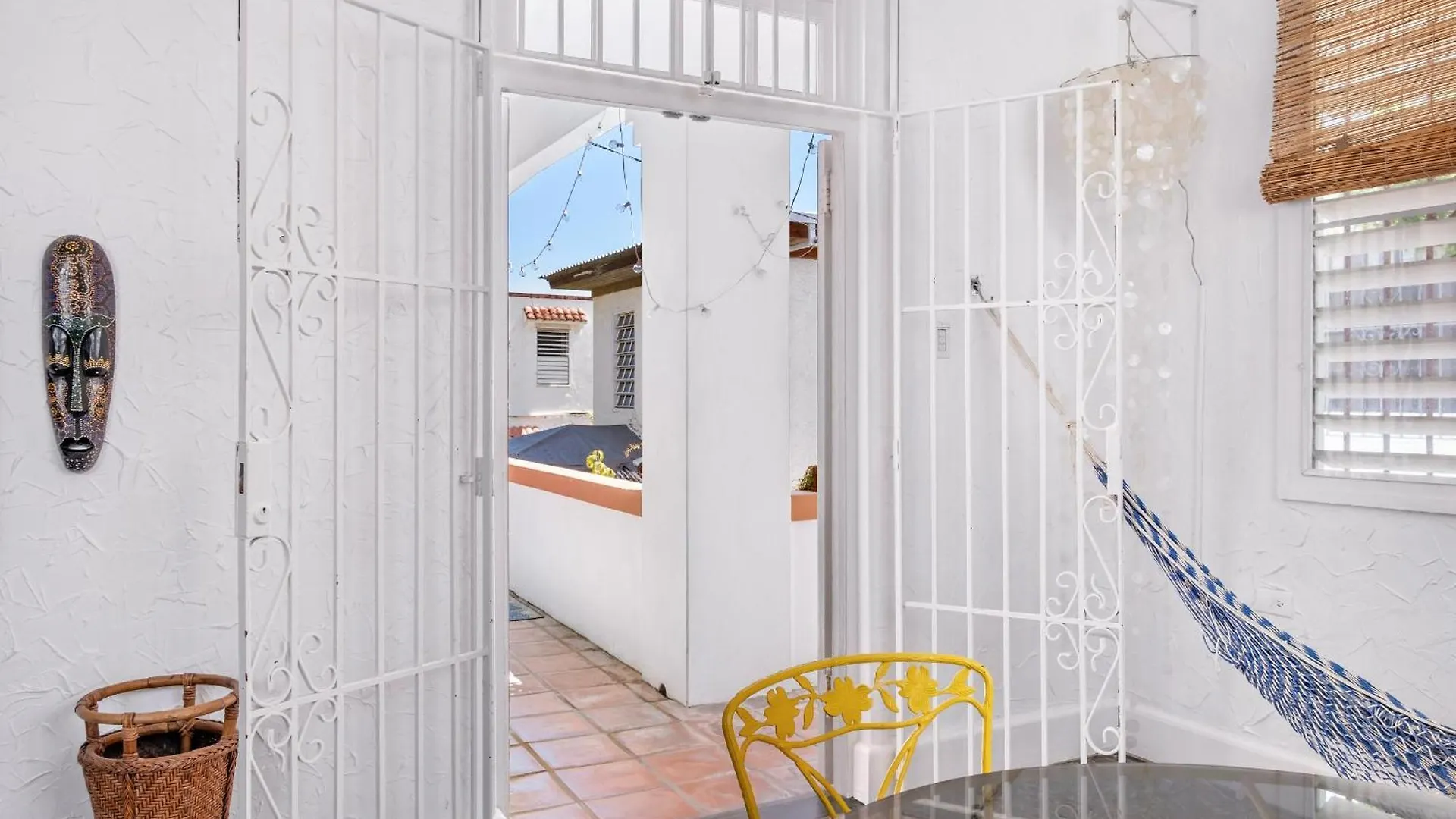 2Br W Private Roofdeck, Steps To Sand! Gen Ac - 20 Up San Juan Apartment